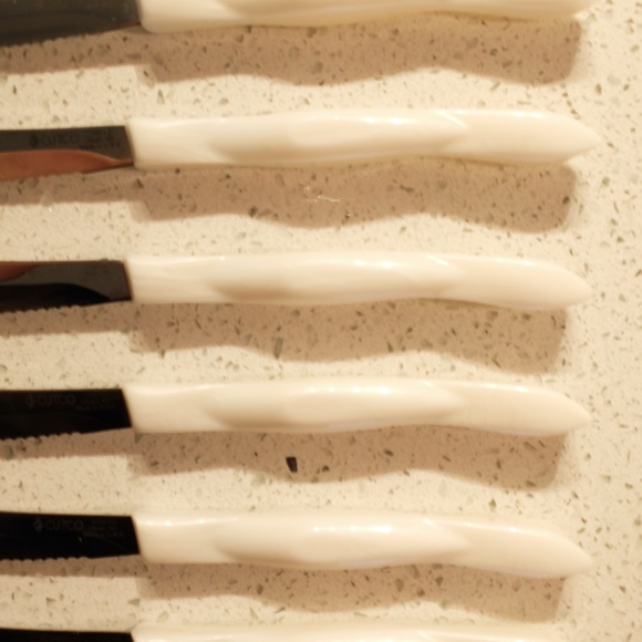 6 Cutco Model 1759 Table Knives - Picture 5 of 5